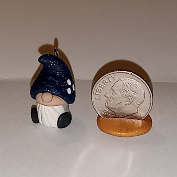 🎯 10 for $10 / Cute Gnome Charm - Picture 2 of 2